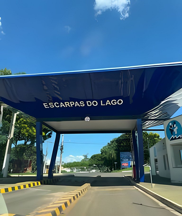 Mansão Full com Hidro • Melhor localização de Escarpas do La