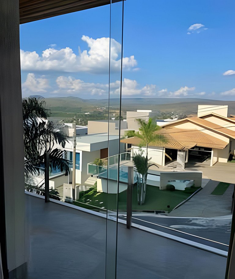 Mansão Exclusiva em Escarpas do Lago